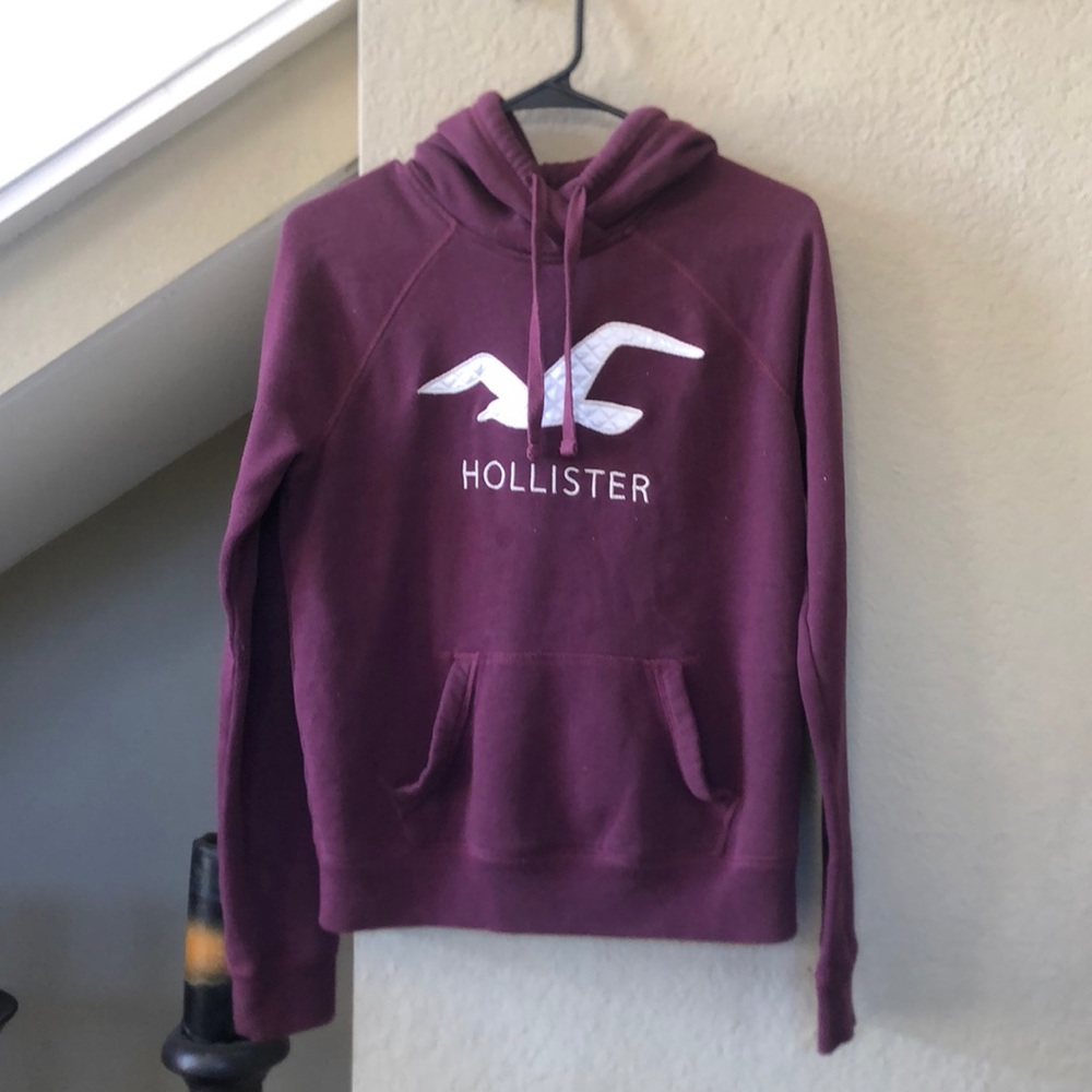 Hollister maroon hoodie